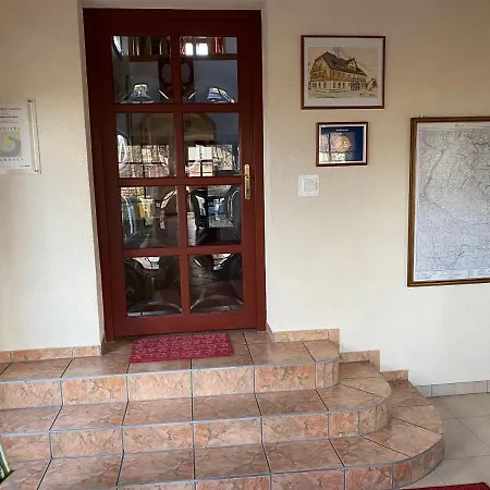 Iwenica Stara Kamienica