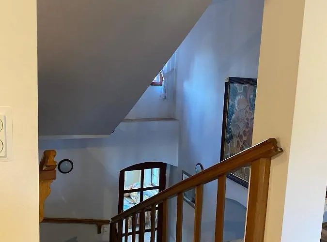 ゲストハウス Iwenica 3*