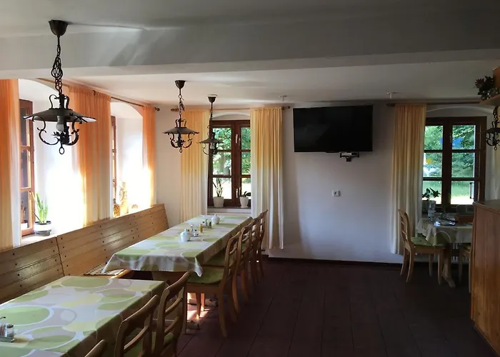 ゲストハウス Iwenica 3*